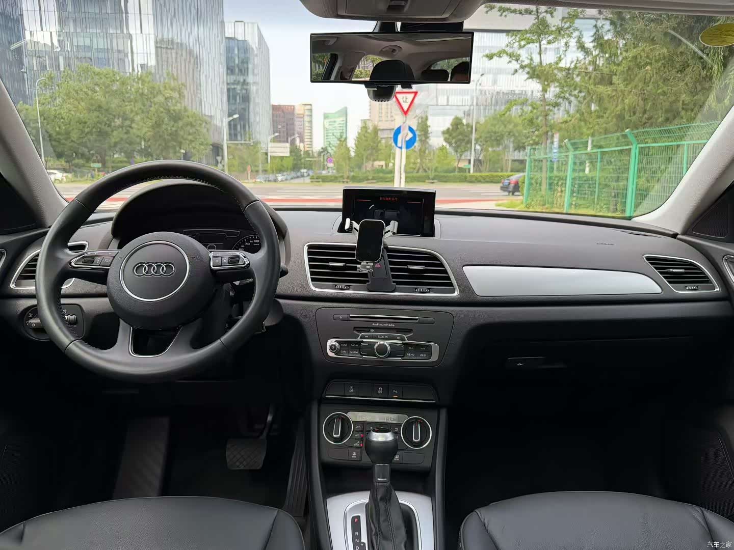 Audi Q3, 2019 10