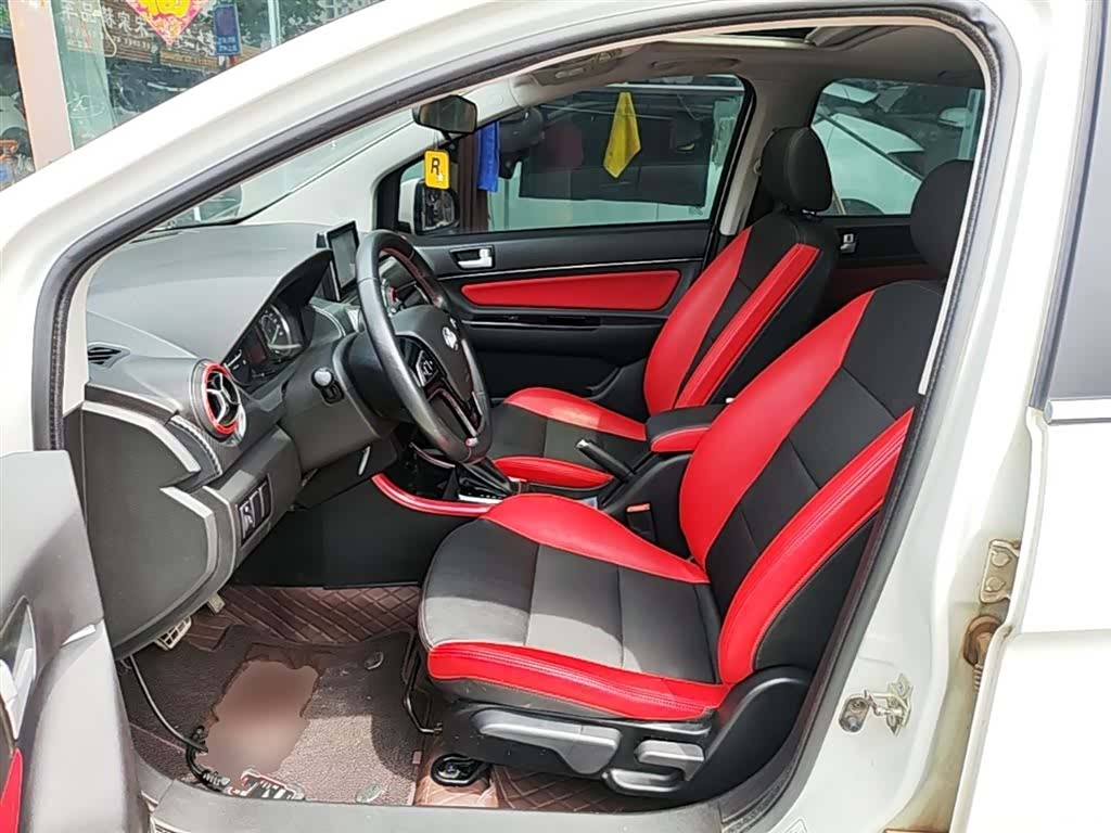 BAIC X25, 2017 15