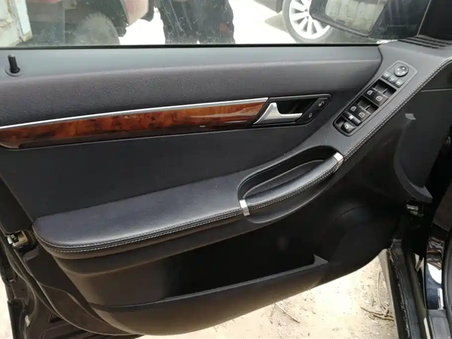 Mercedes-Benz R-class