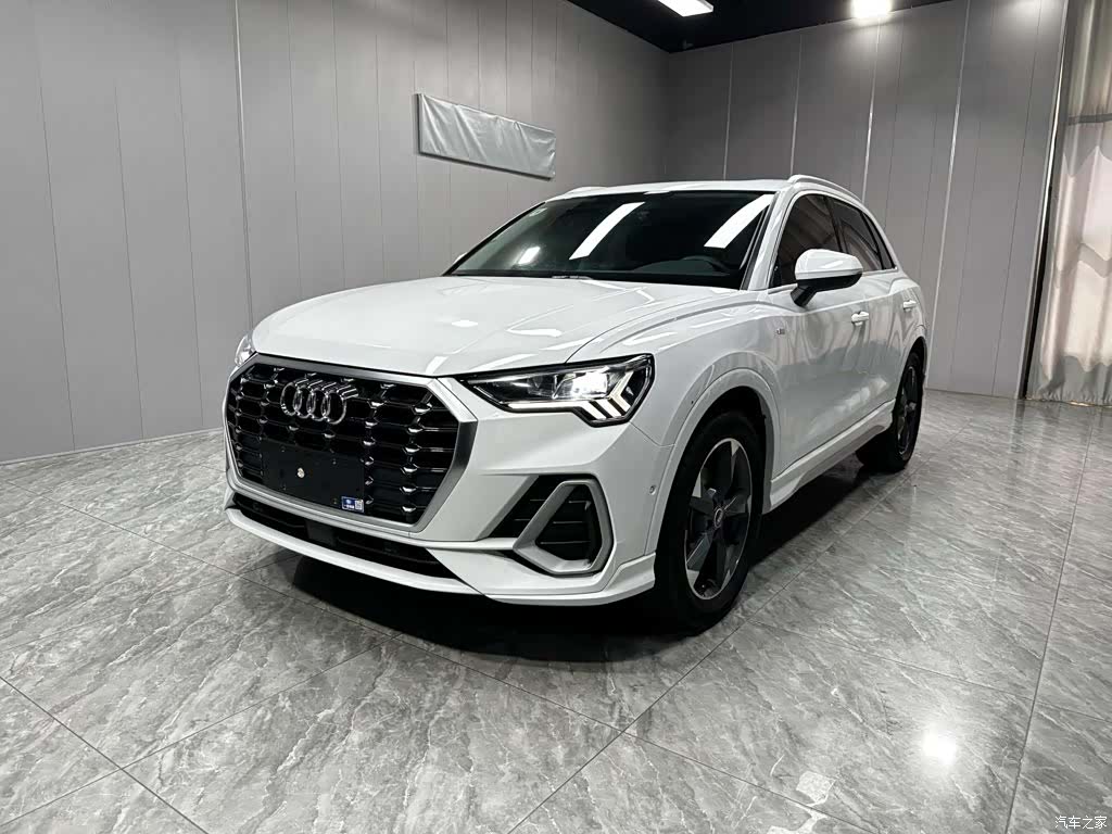 Audi Q3, 2022 1