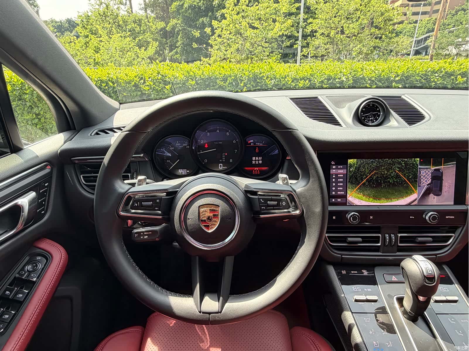 Porsche Macan, 2025 9