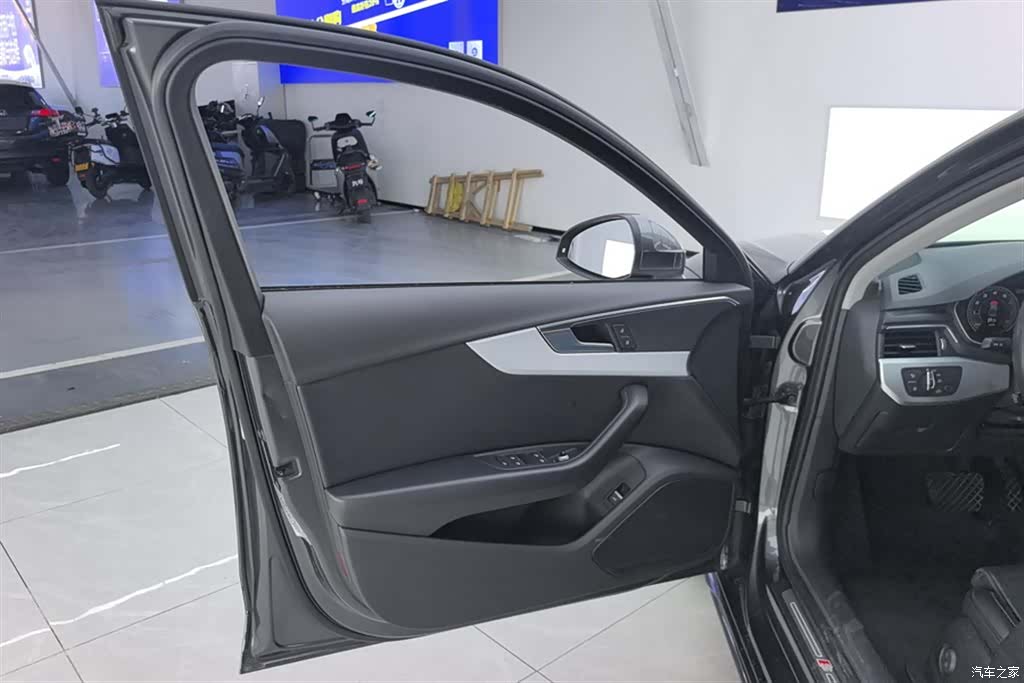Audi A4L, 2021 7