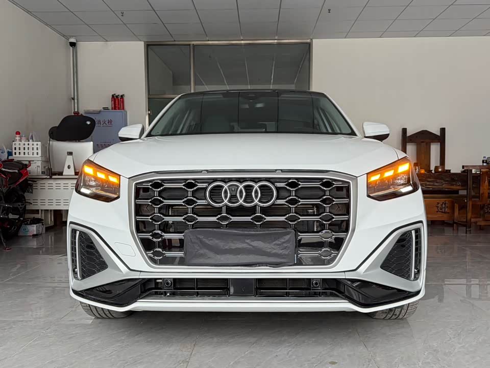 Audi Q2L