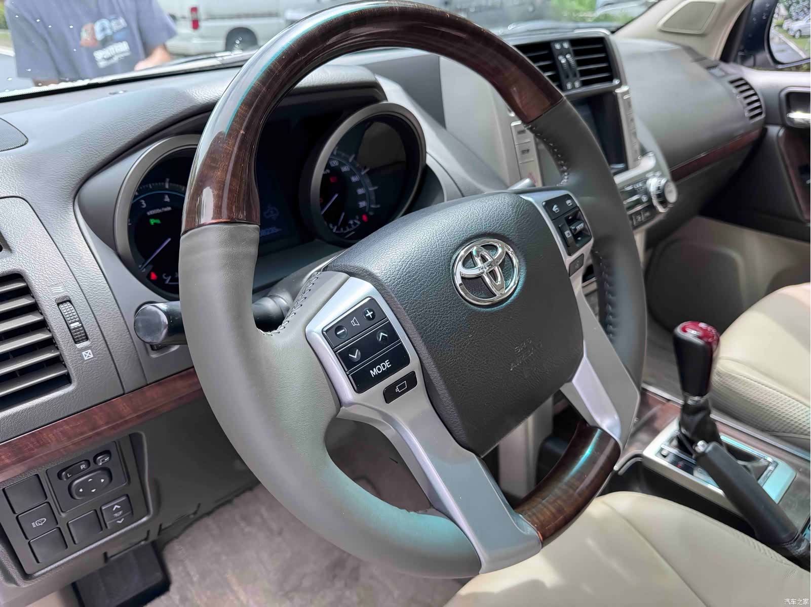 Toyota Prado, 2011 14
