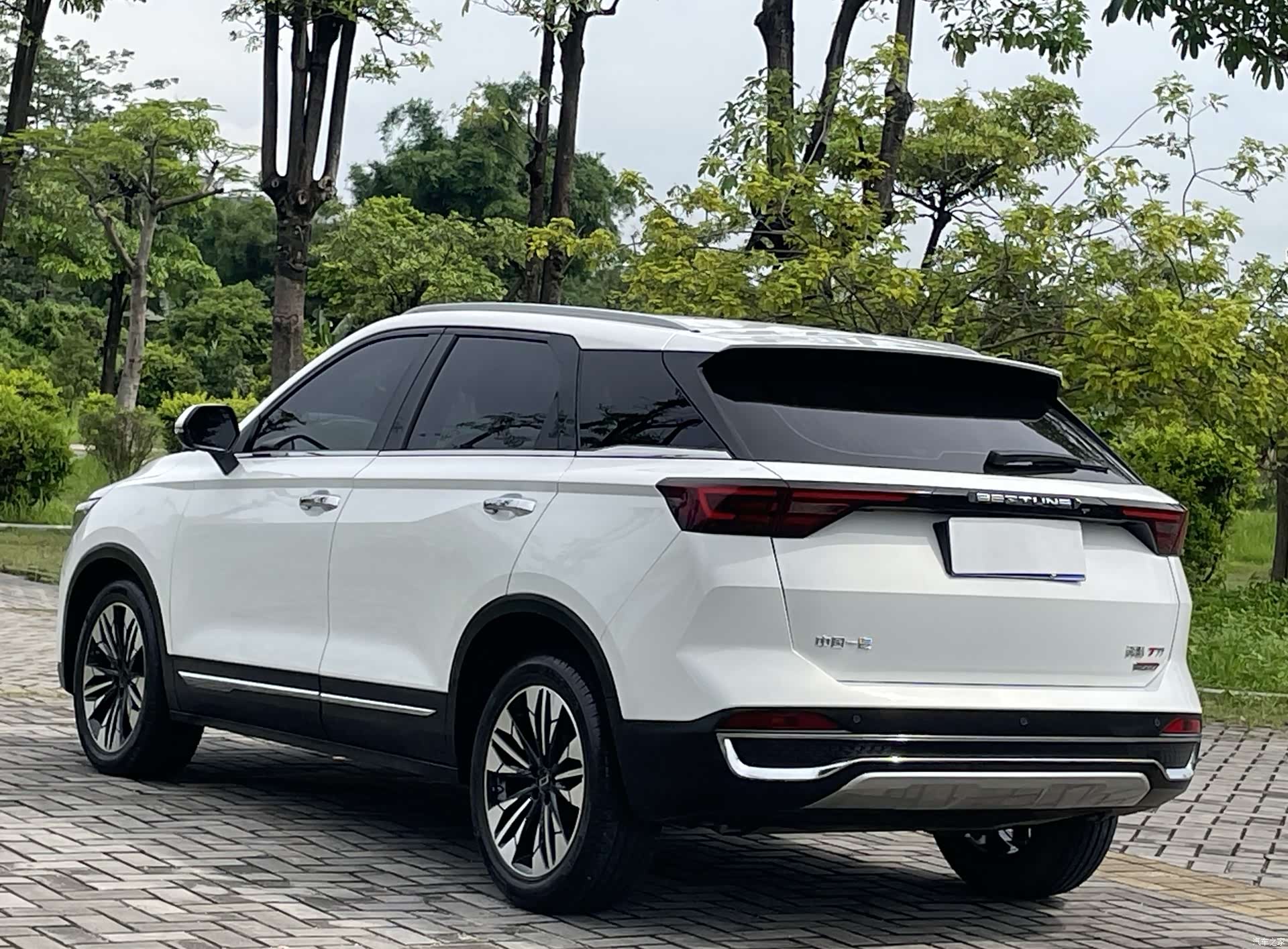 Bestune T77, 2023 10