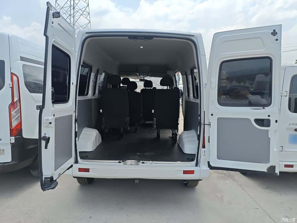Maxus V80, 2025 19
