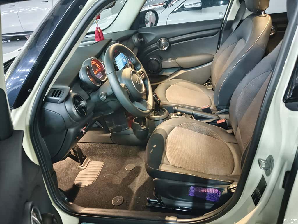 Mini ONE, 2021 15