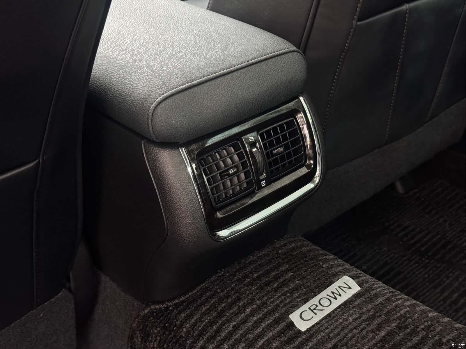 Toyota Crown, 2017 20