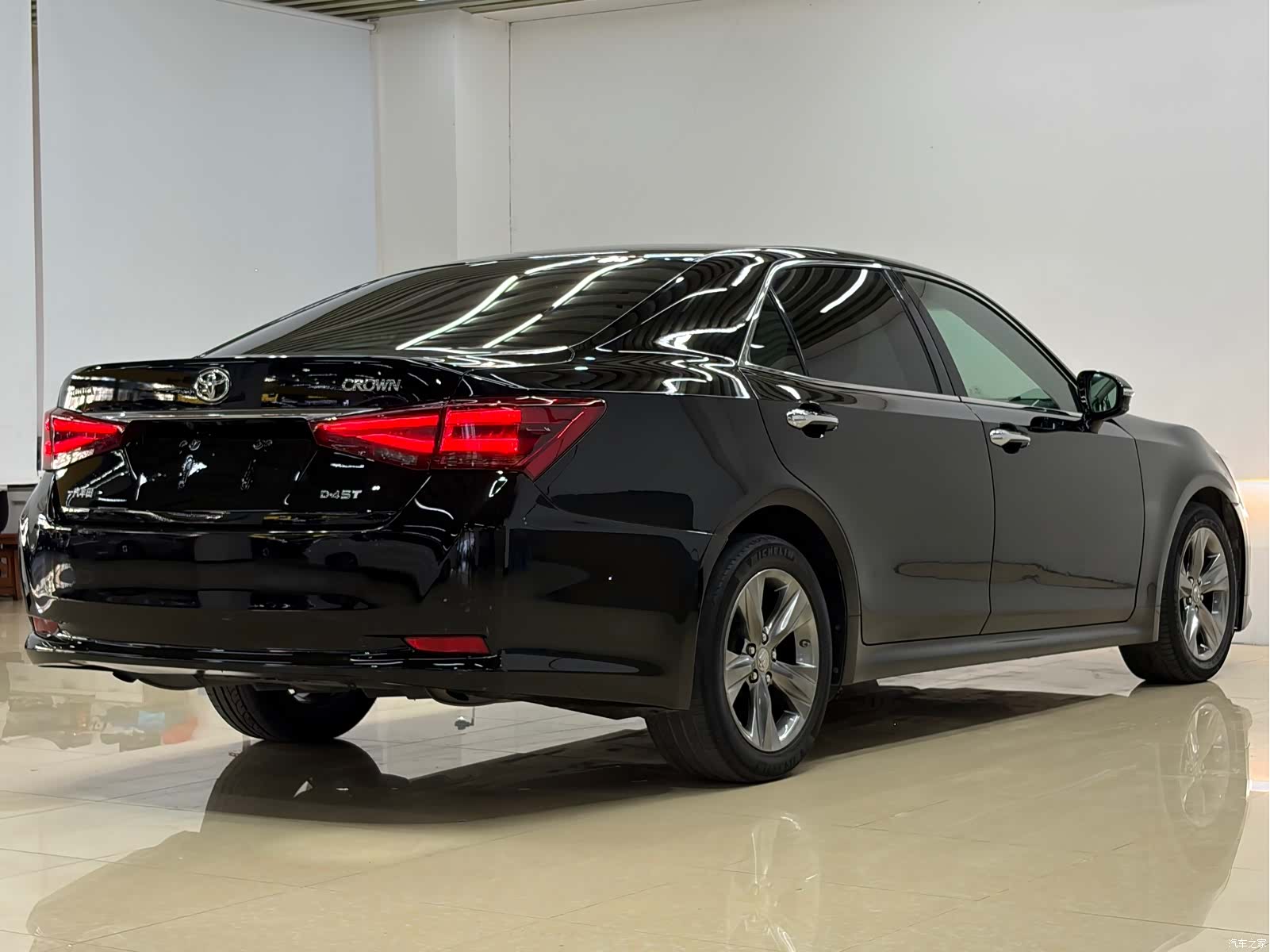 Toyota Crown, 2016 7