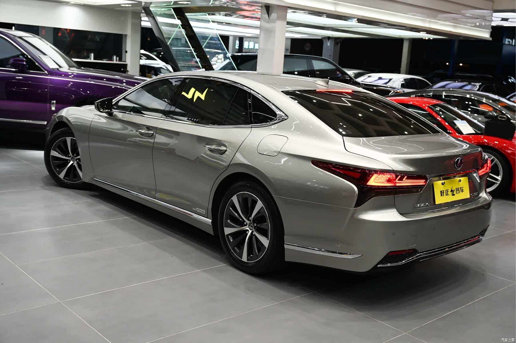 Lexus LS, 2021 8