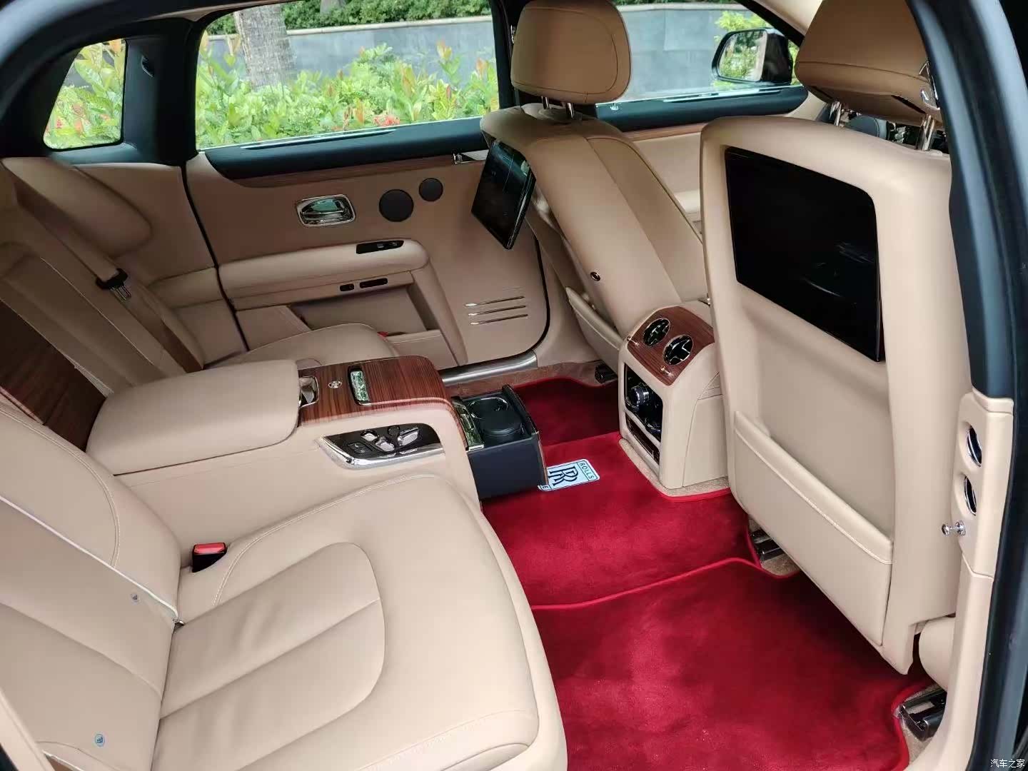 Rolls-Royce Ghost, 2021 7