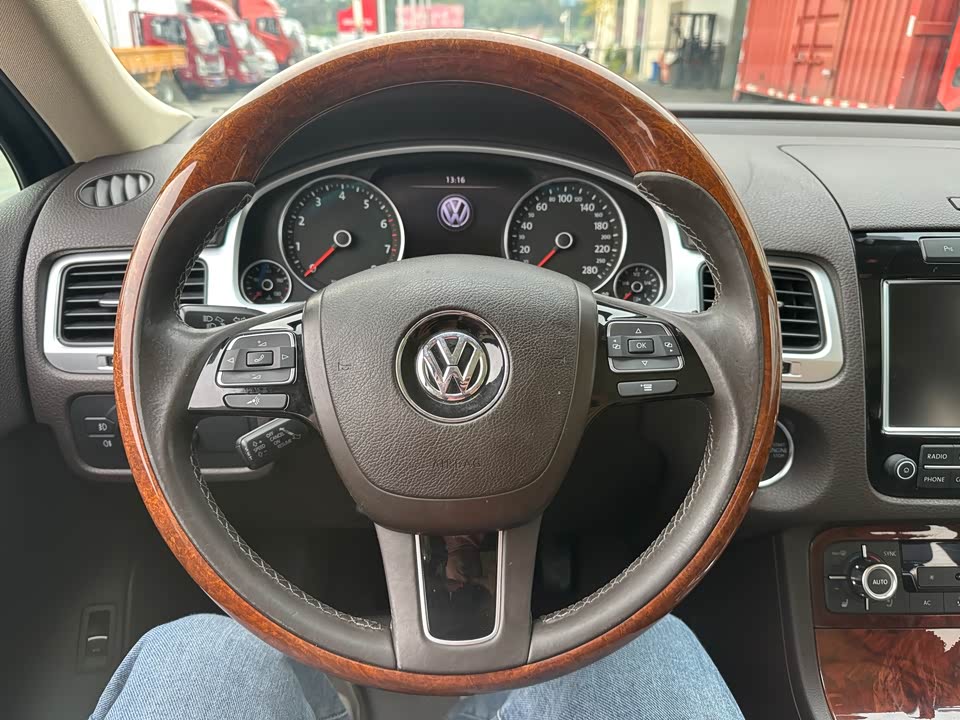 Volkswagen Touareg