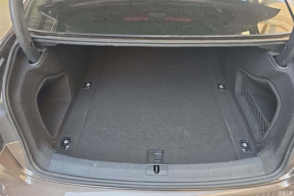 Audi A4L, 2018 4