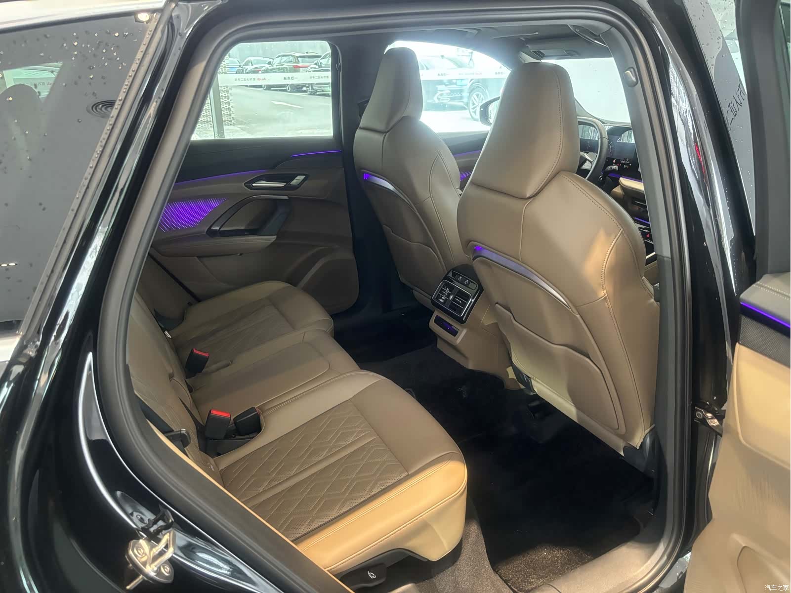Audi Q5L, 2025 13