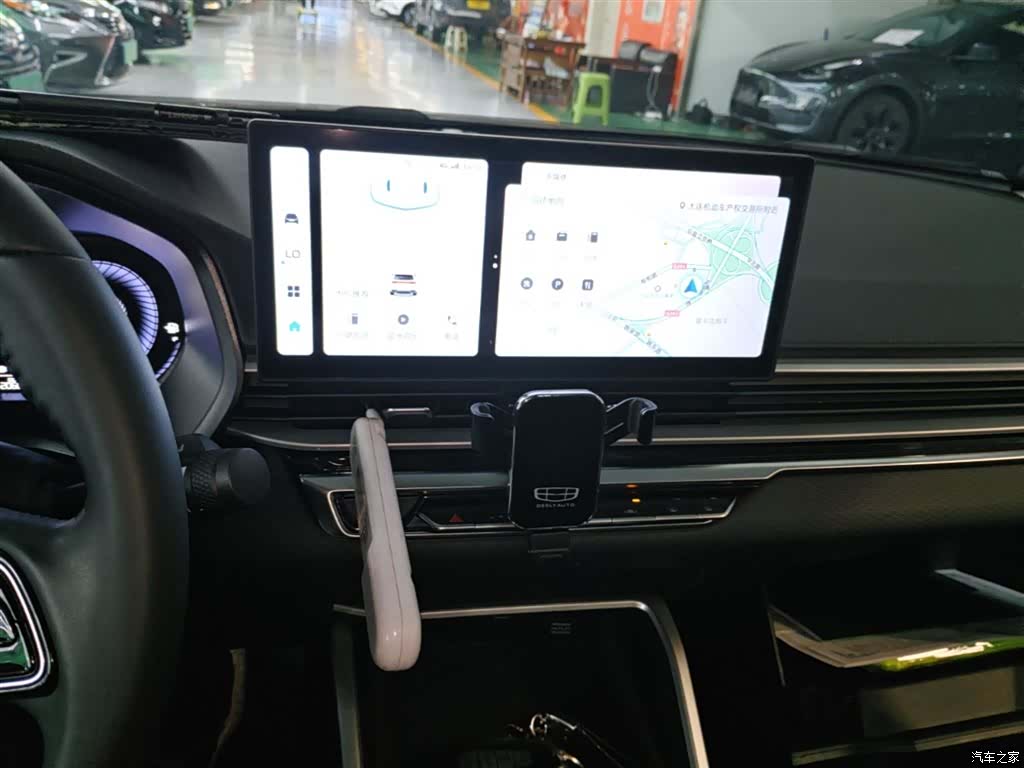 Geely Emgrand, 2023 13