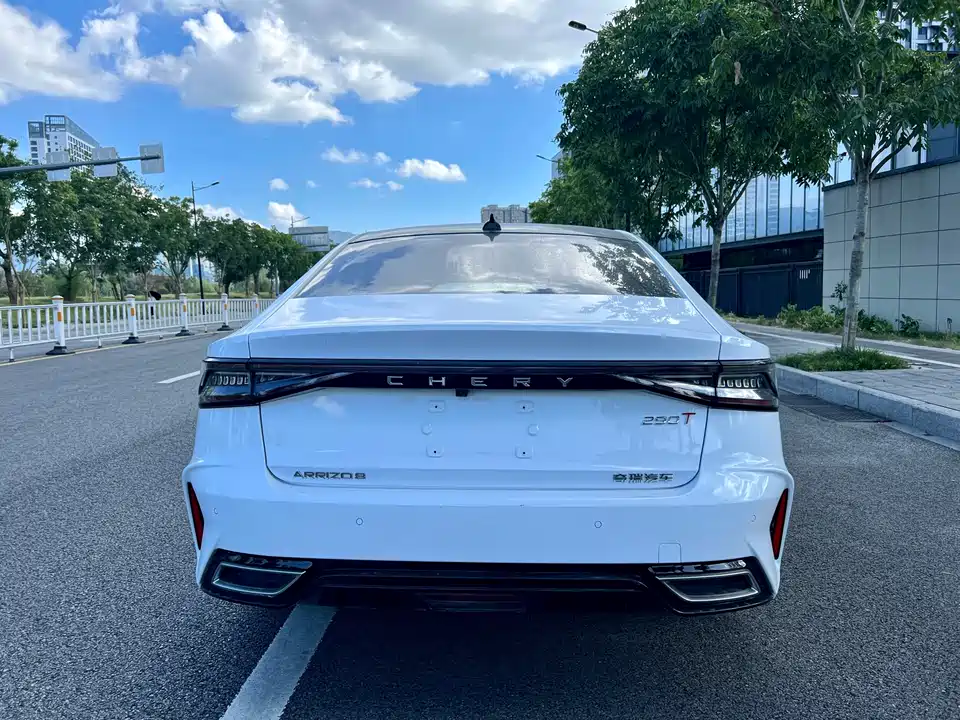 Chery Arrizo 8