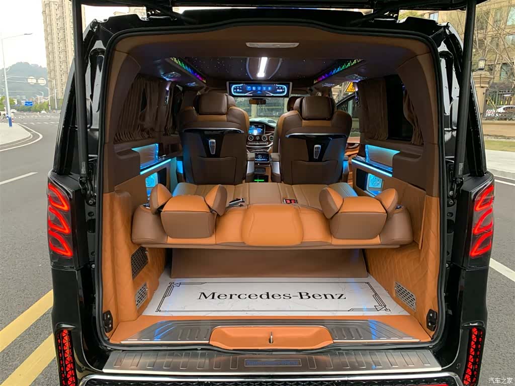 Mercedes-Benz 7, 2025 10