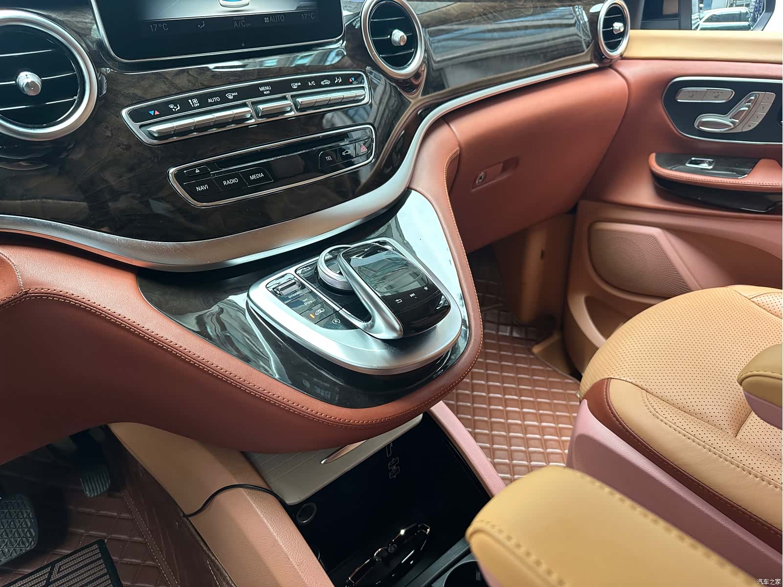 Mercedes-Benz V-Class, 2019 11