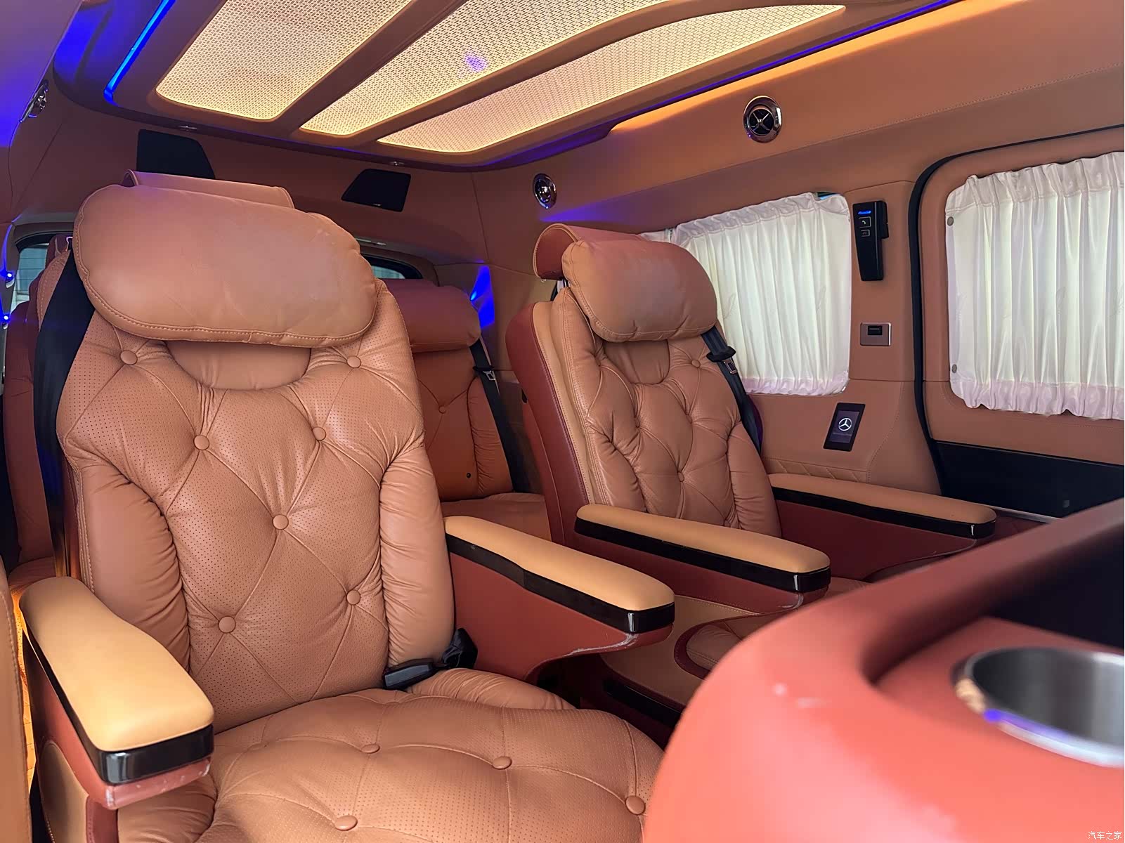 Mercedes-Benz V-Class, 2019 16