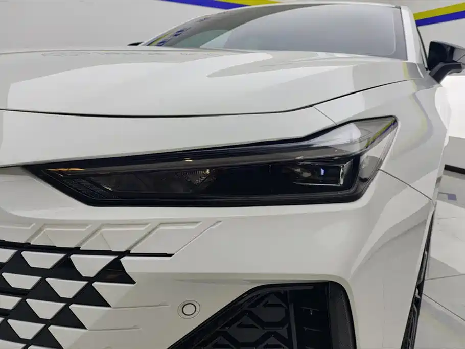 Changan UNI-V Smart iDD