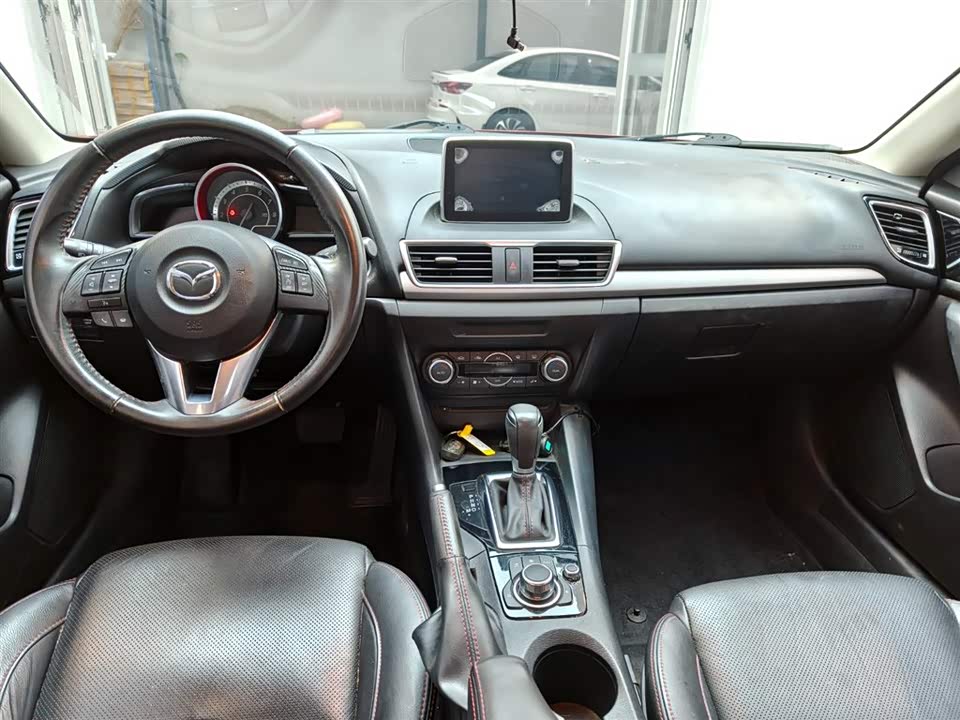 Mazda 3 Angkesaila