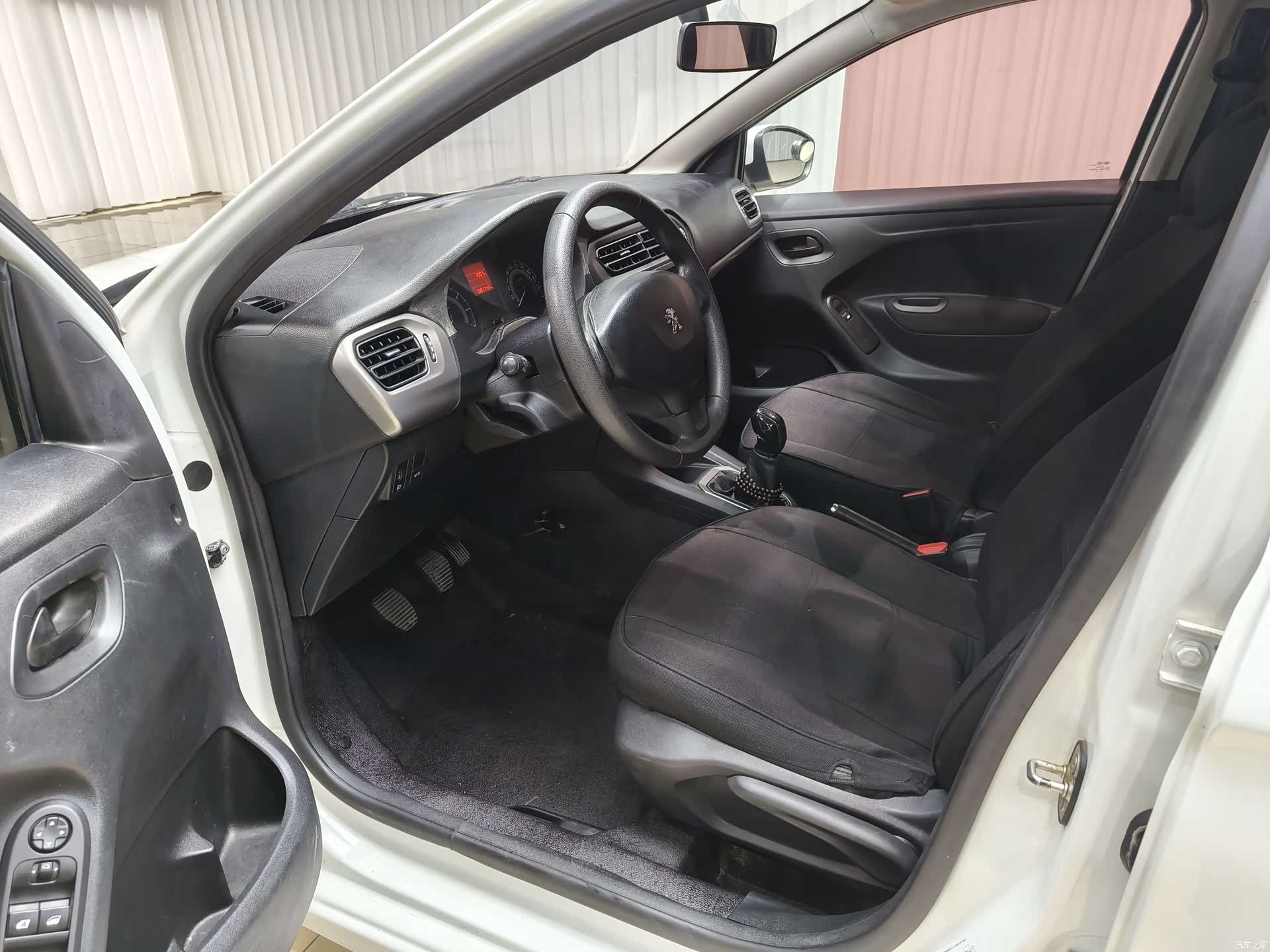 Peugeot 301, 2017 9