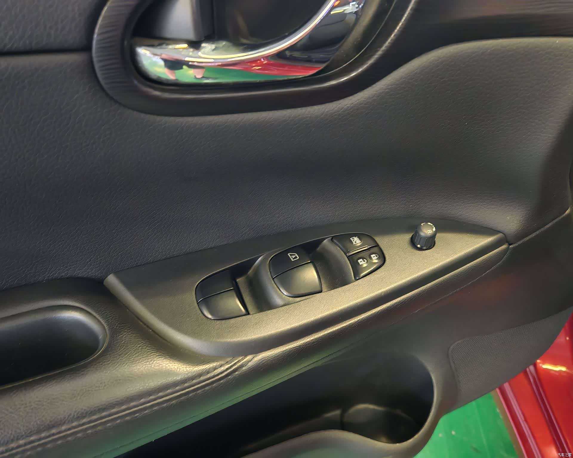 Nissan Tiida, 2014 8