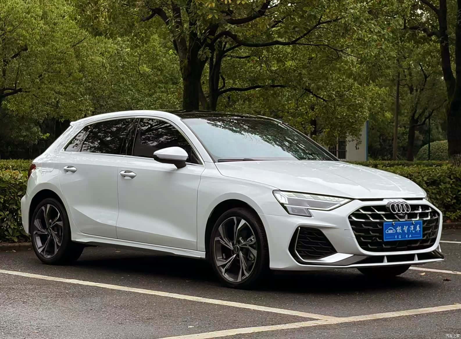 Audi Flying Spur, 2025 3