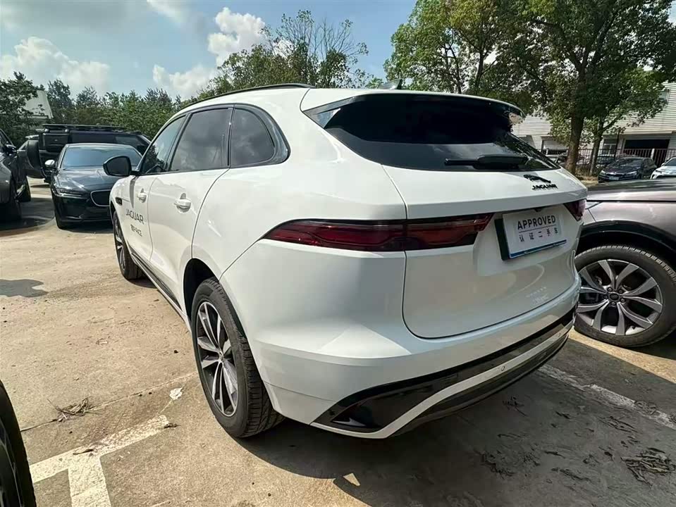Jaguar F-PACE