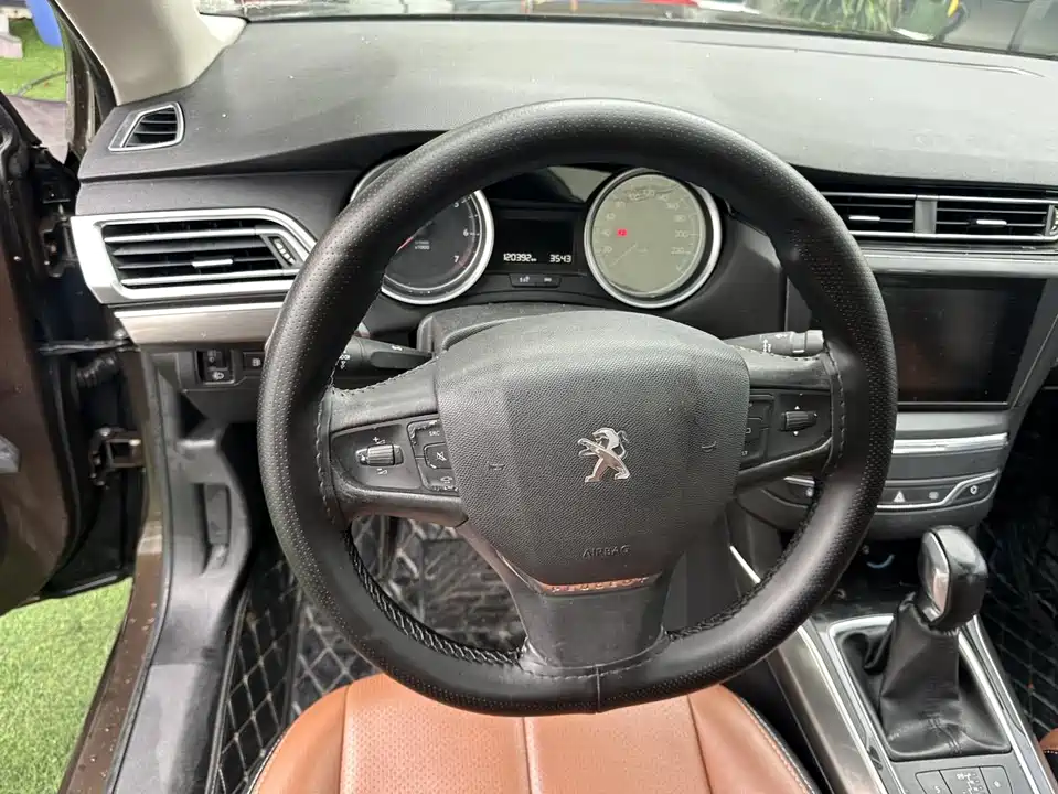 Peugeot 408