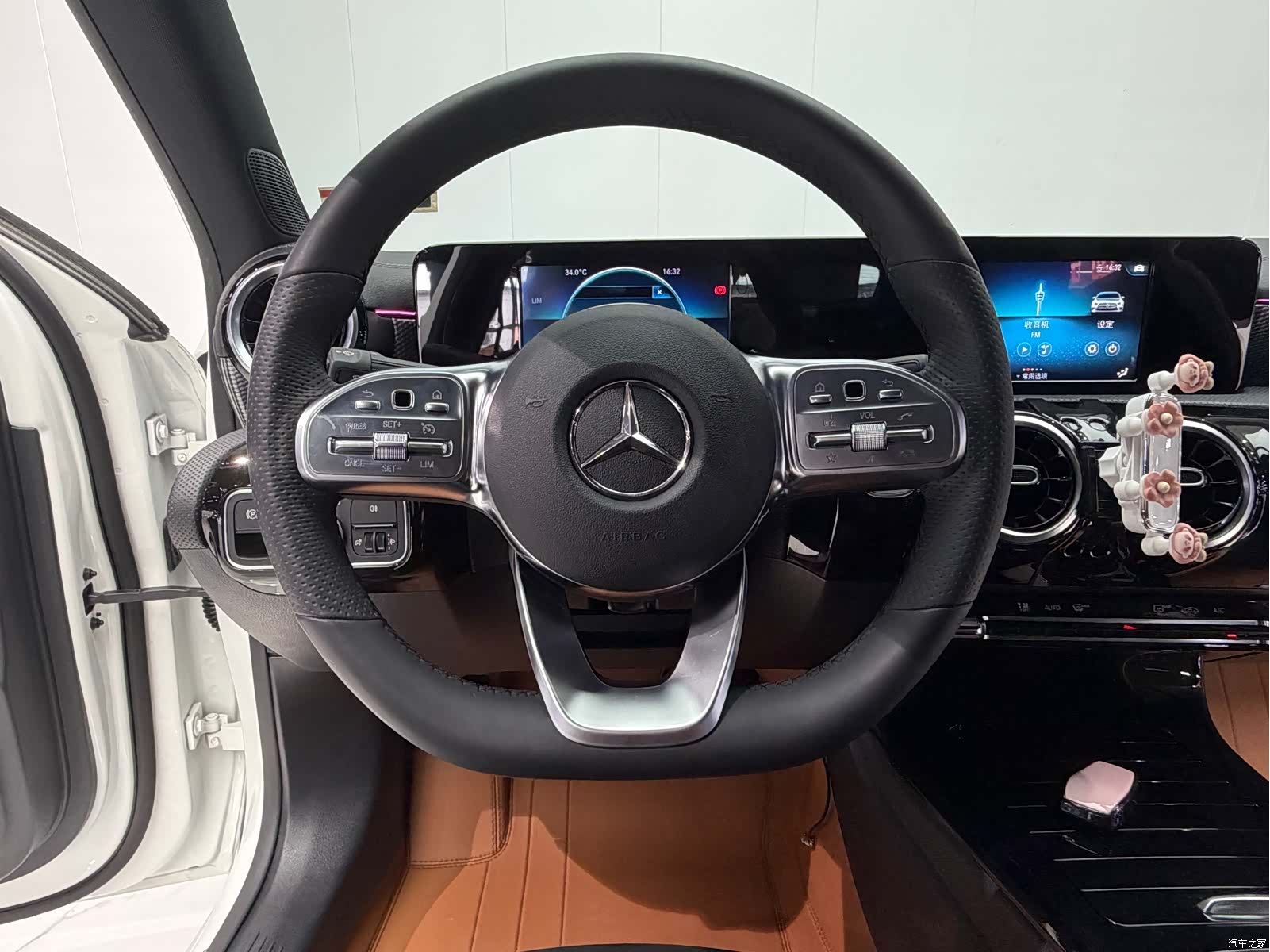 Mercedes-Benz A-Class, 2019 13