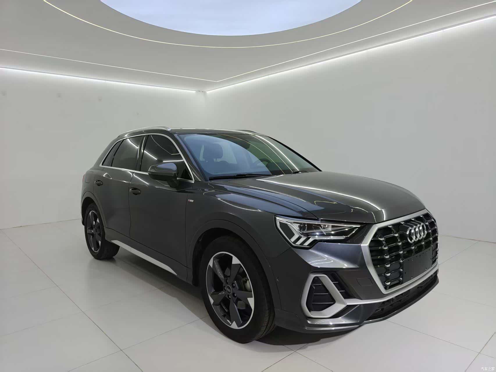 Audi Q3, 2022 3