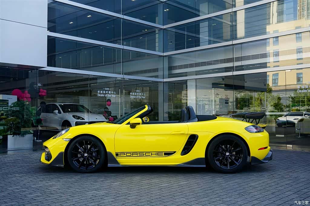 Porsche Boxster, 2024 2