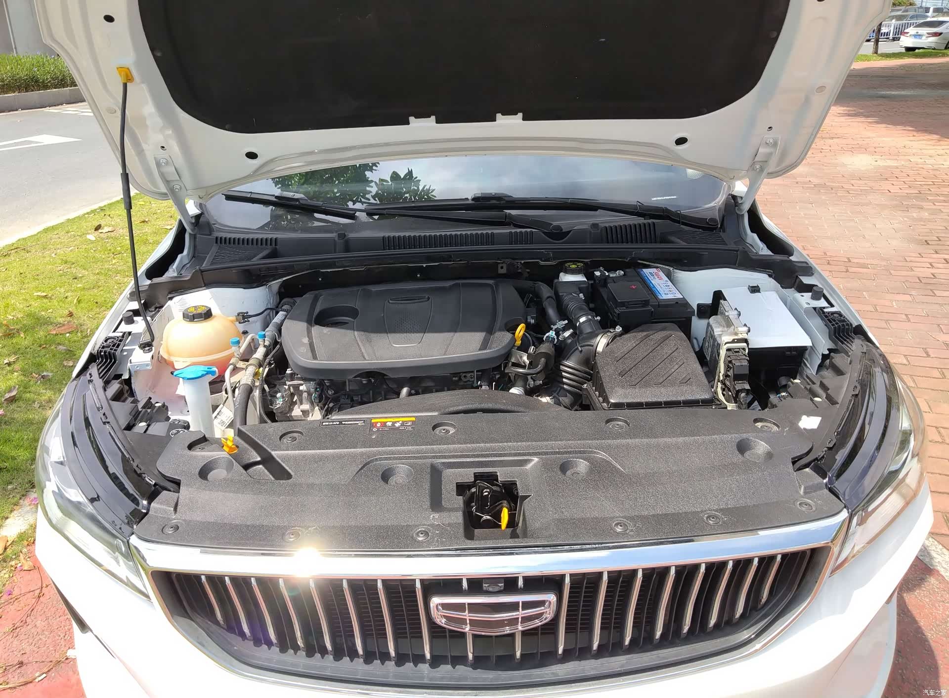 Geely Emgrand, 2023 20