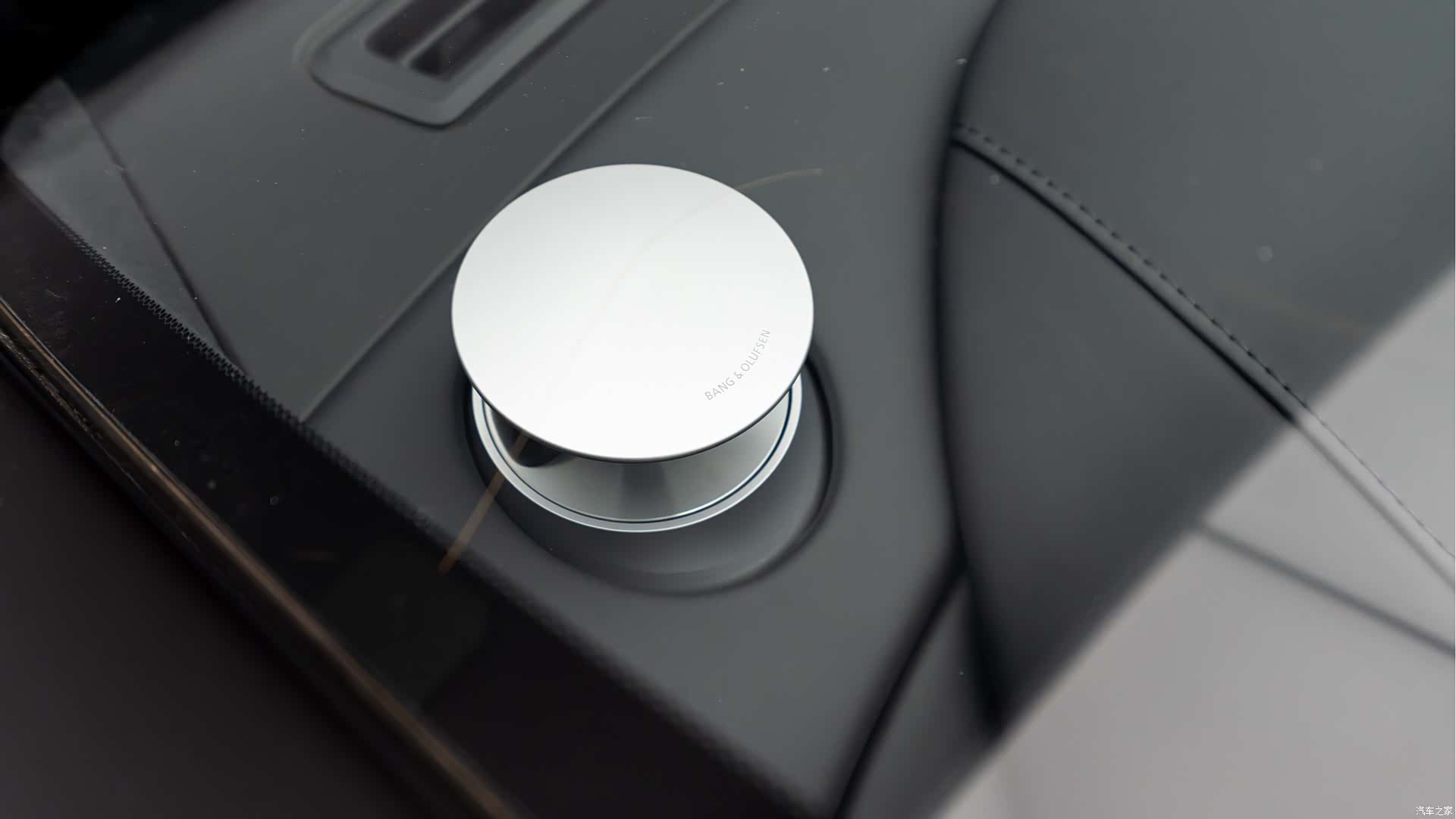 Aston Martin Rapide, 2013 8
