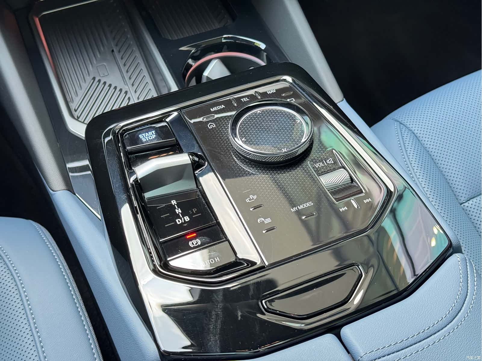 BMW i5, 2024 12