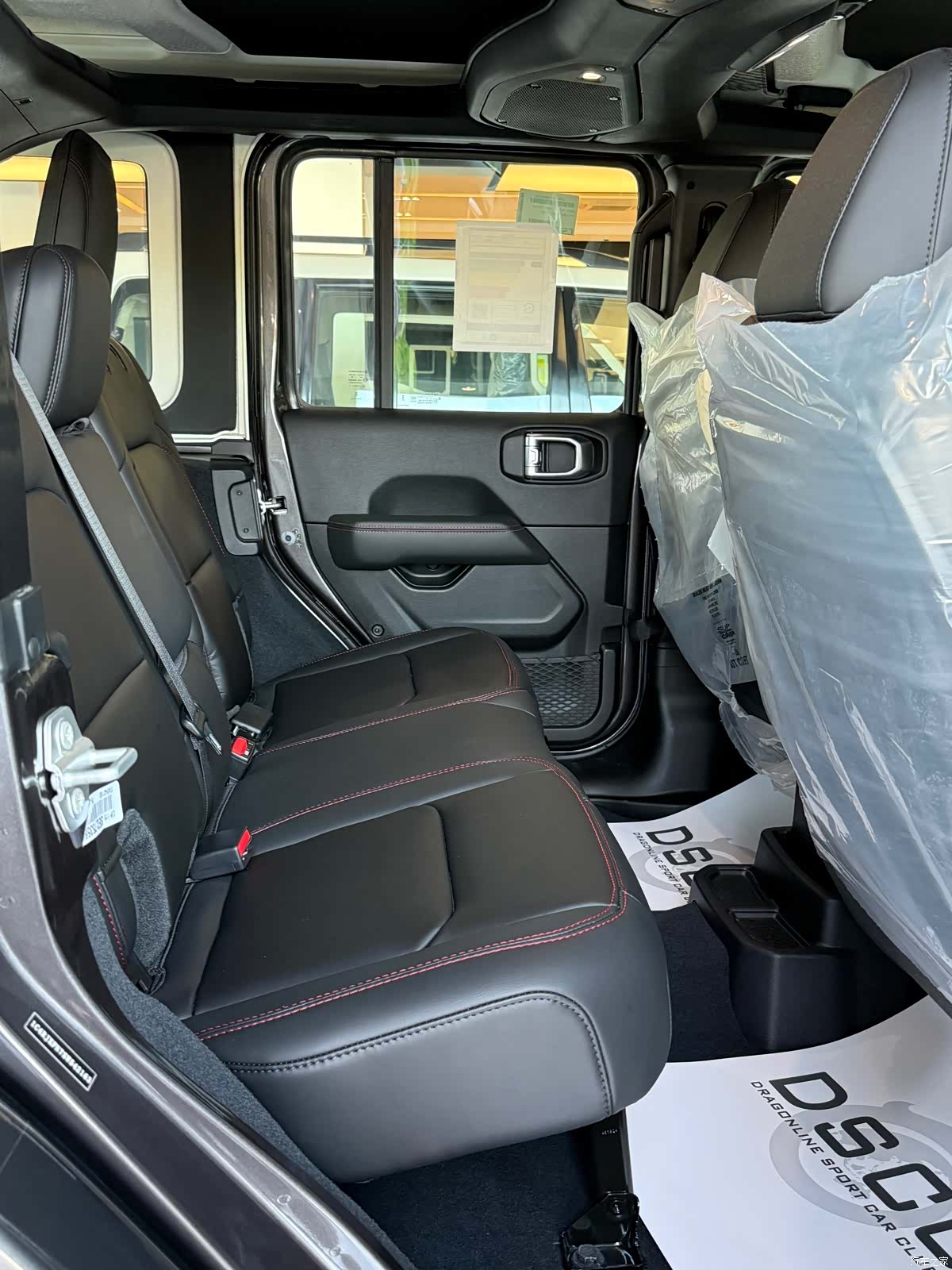 Jeep Wrangler, 2025 10