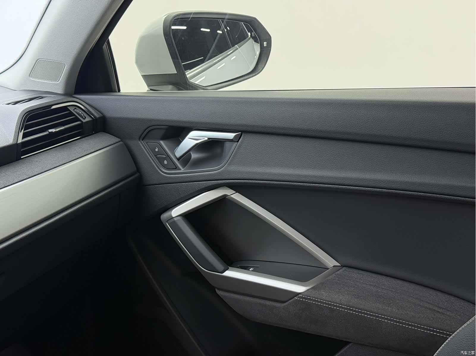 Audi Q3, 2025 11