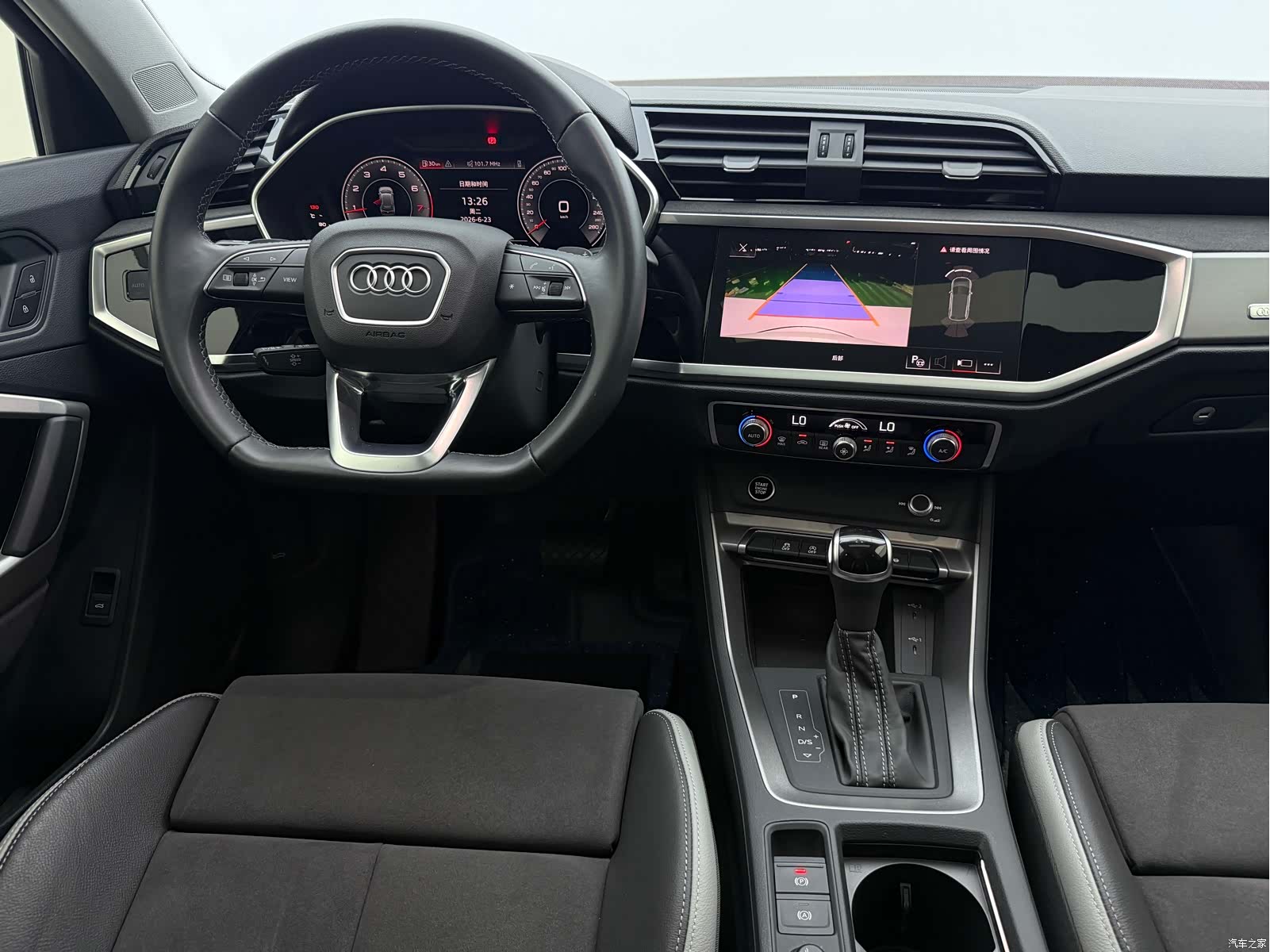 Audi Q3, 2025 10