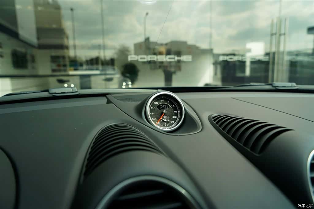 Porsche Cayman, 2025 22
