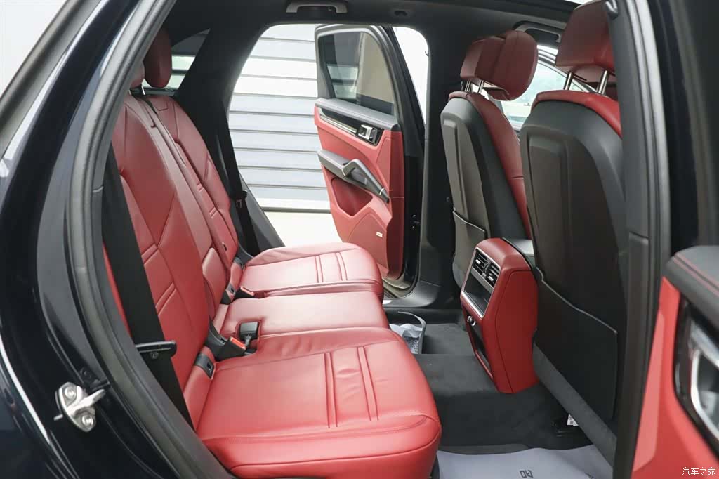 Porsche Cayenne, 2023 24