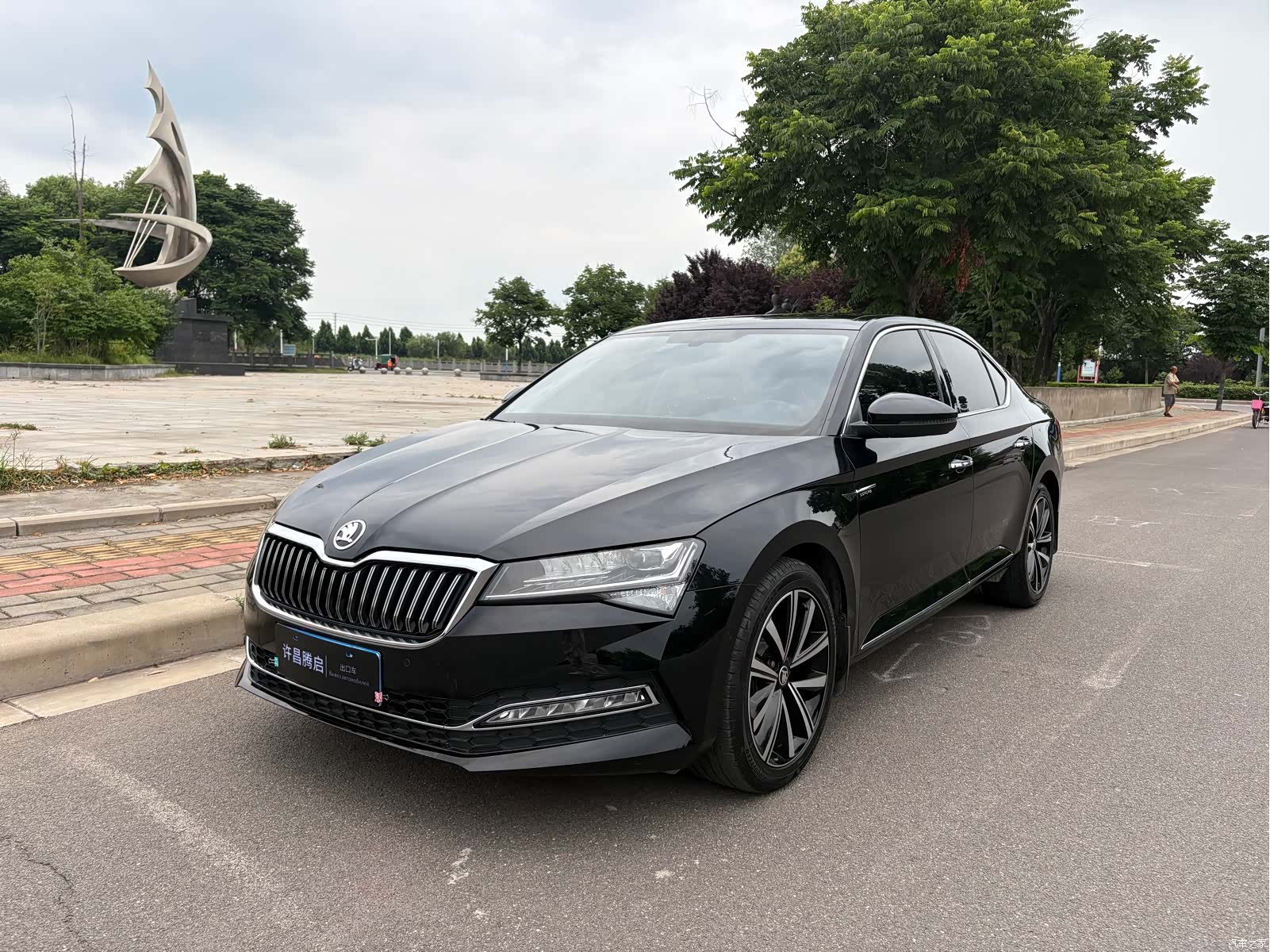 Skoda Superb, 2023 1