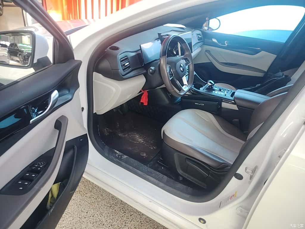 BYD Qin, 2023 16