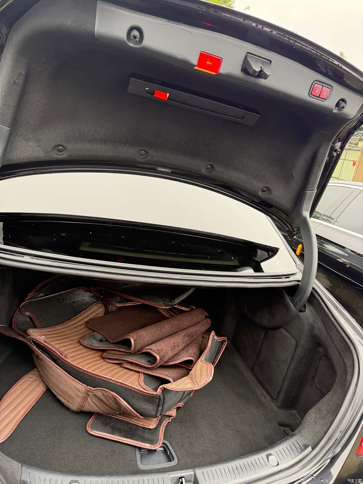 Mercedes-Benz E-Class, 2019 15