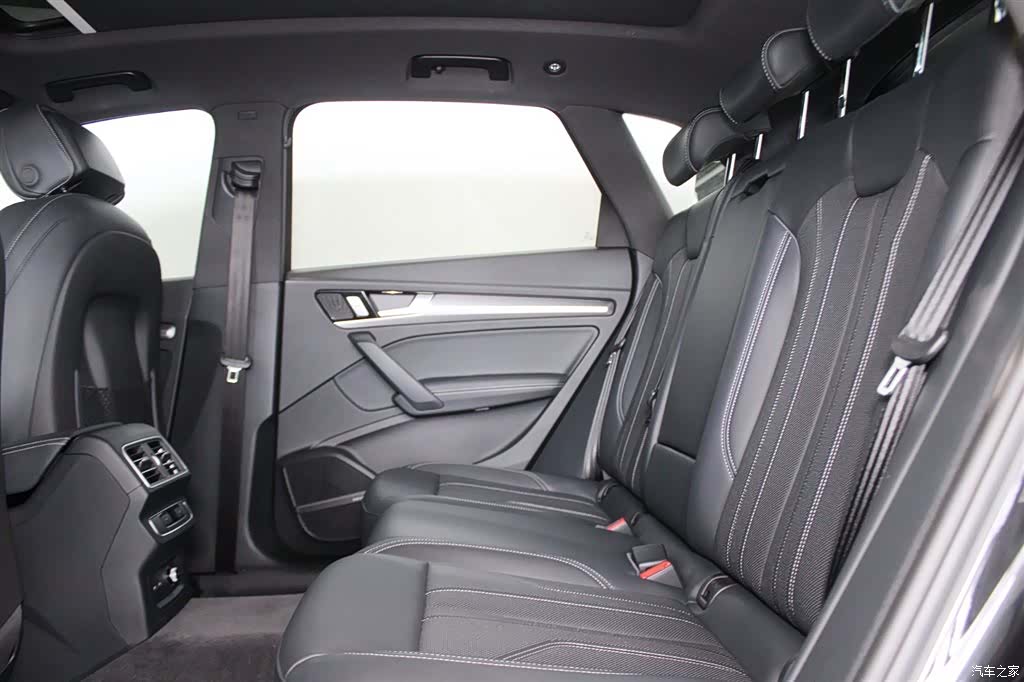 Audi Q5L, 2025 8