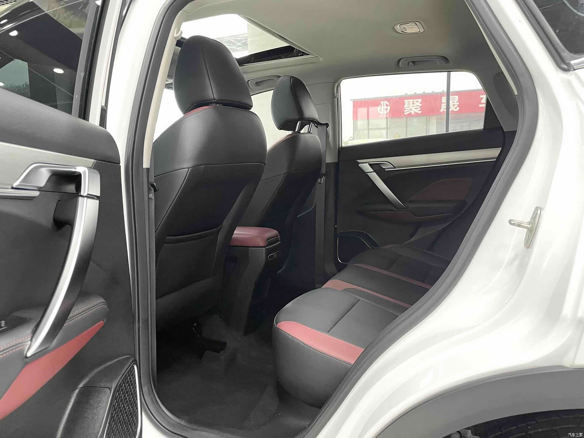 Geely Coolray, 2022 10