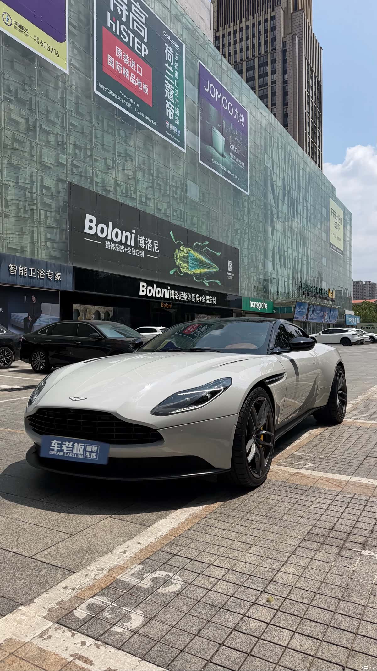 Aston Martin DB11, 2019 все фото