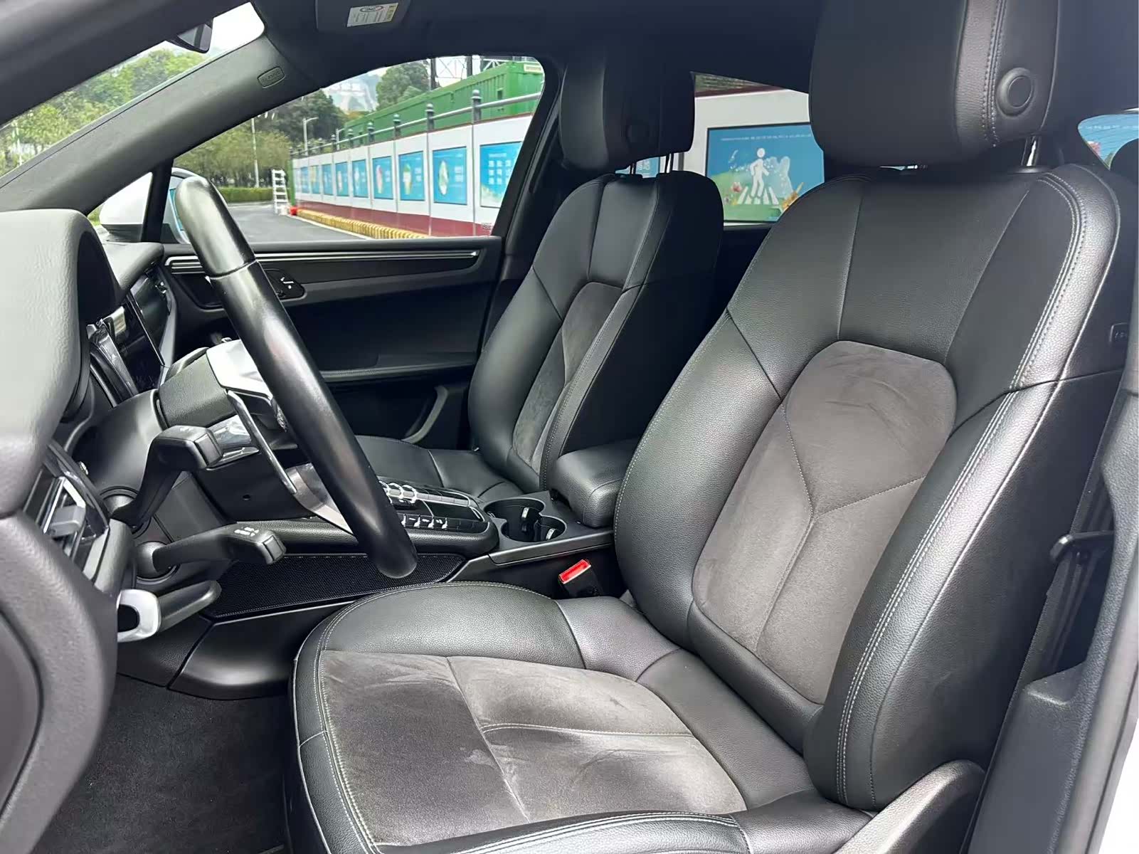 Porsche Macan, 2020 все фото