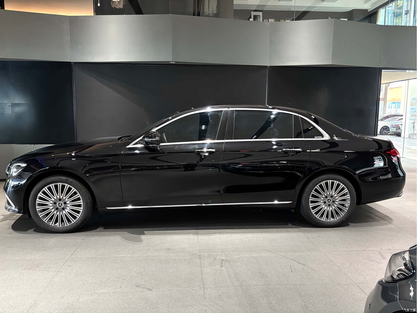 Mercedes-Benz E-Class, 2022 3