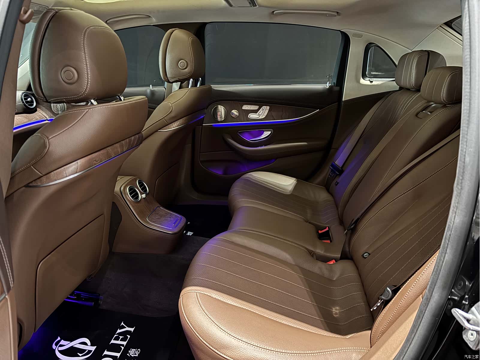 Mercedes-Benz E-Class, 2022 12